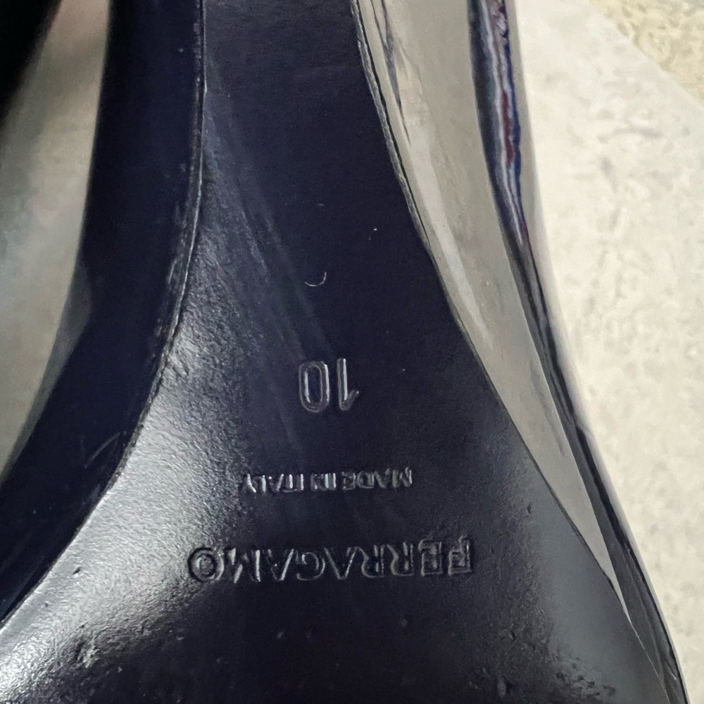 Salvatore Ferragamo Dark Navy Pointed Heels in a size 10 Medium…EUC - Picture 12 of 15